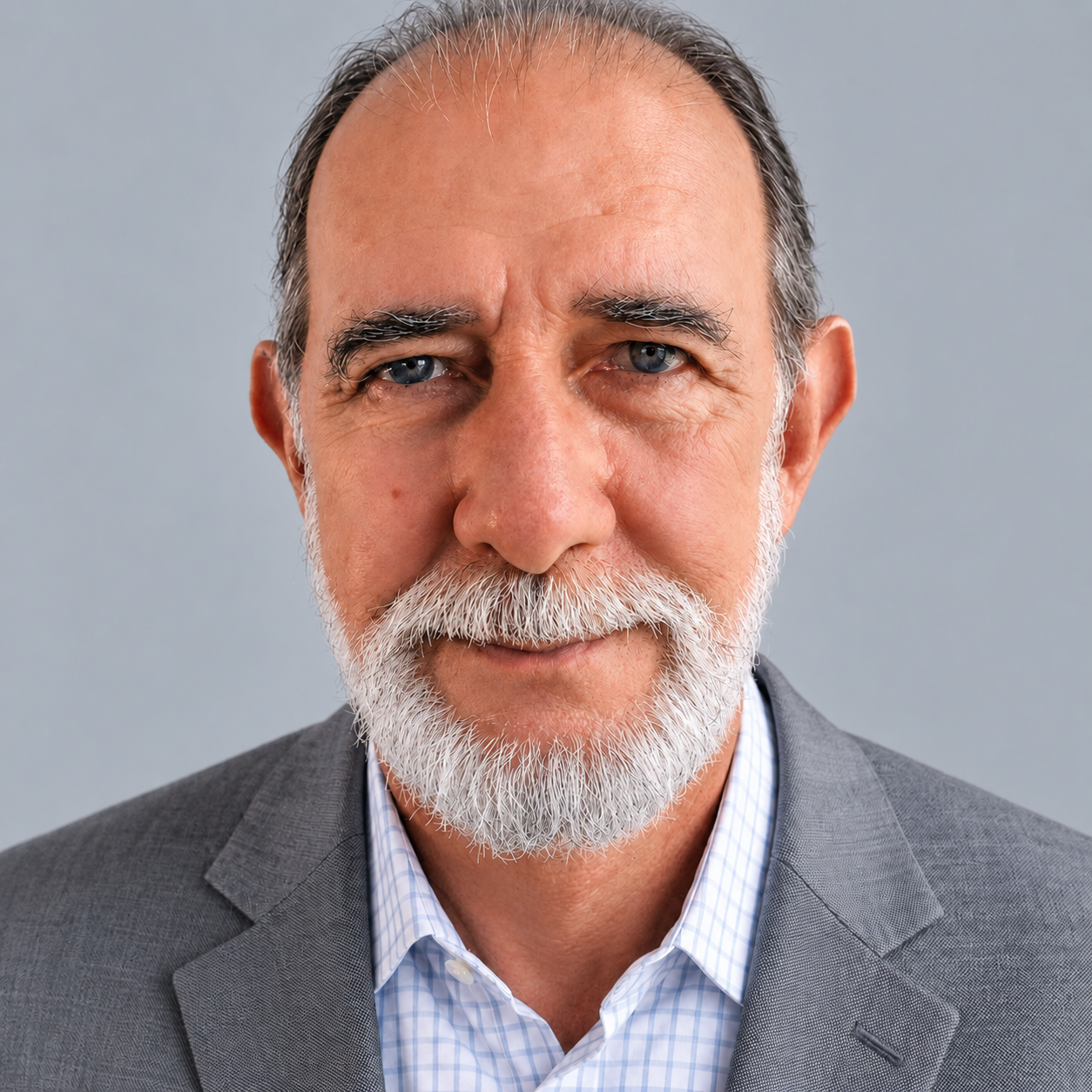 Lic. Santiago Reyes